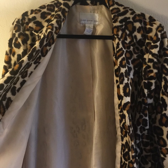 Leopard Print Coat Size Large - Picture 7 of 7